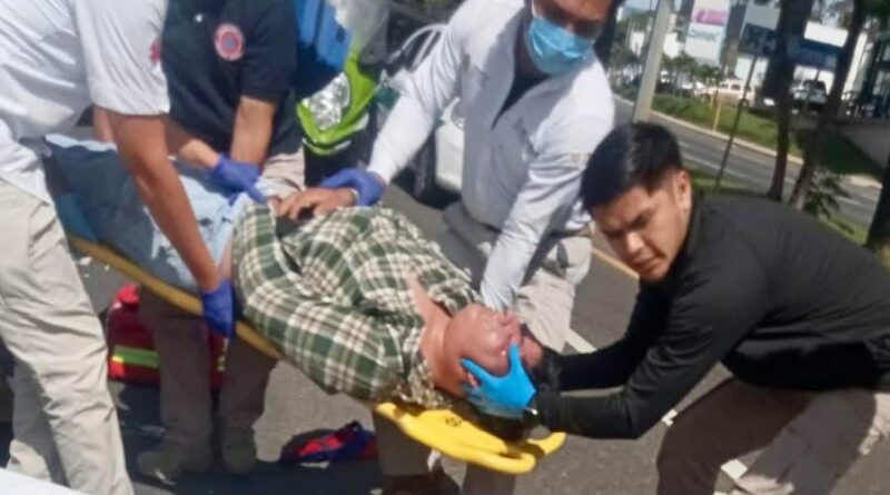 Cuarto accidente en 24 horas: motociclista derrapa en carretera cerca de Plaza Xanat