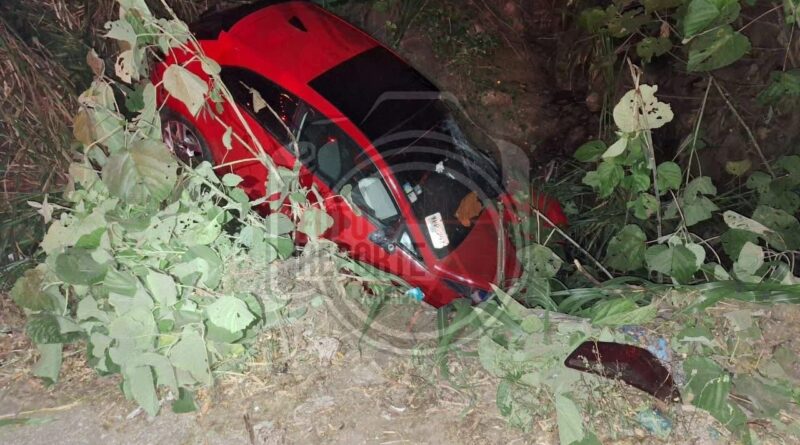 Accidente en el “Puente del Diablo”: joven pierde el control y se salva de milagro