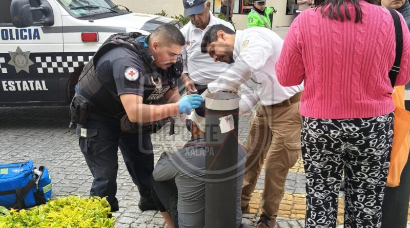 Hombre atropellado, responsable admite culpa y traslada a la víctima