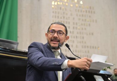 El legislador Carlos Marcelo Ruiz propone fortalecer la educación ambiental e incluir el bienestar animal en la enseñanza veracruzana El legislador Carlos Marcelo Ruiz propone fortalecer la educación ambiental e incluir el bienestar animal en la enseñanza veracruzana