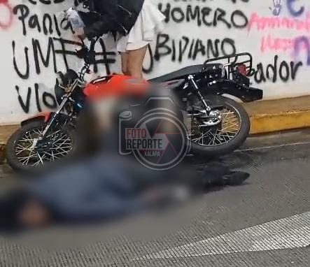 Motociclista resulta lesionado en viaducto