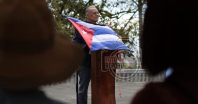 Se manifiestan en Xalapa en solidaridad con cuba y contra el bloqueo