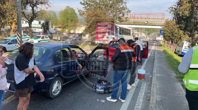 Carambola de tres vehículos en el bulevar Xalapa–Banderilla