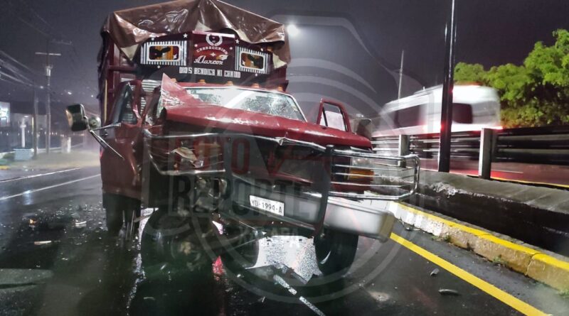 Choque por alcance deja daños materiales en la Xalapa–Veracruz