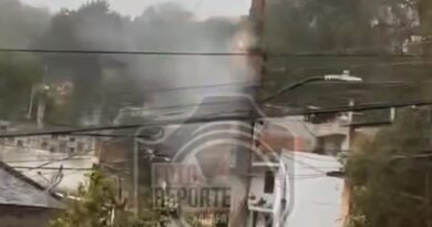 Vecinos denuncian riesgo por cortos eléctricos y falta de atención de CFE en colonia Luz del Barrio