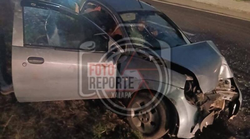 Accidente en el bulevar Xalapa–Banderilla deja dos lesionados