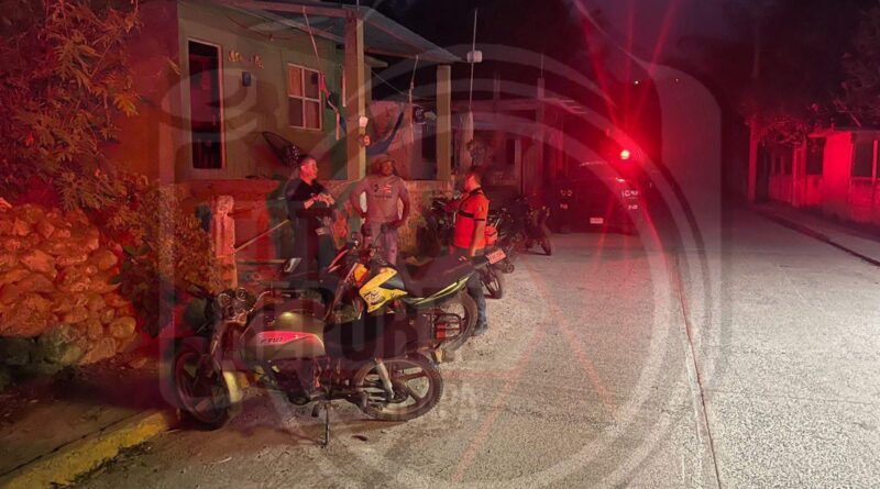 Sujetos armados irrumpen vivienda de Apazapan; asesinan a dos jóvenes