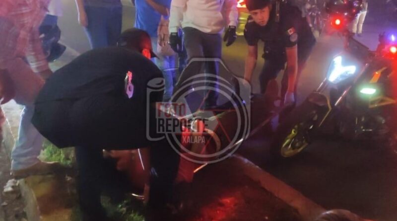 Dos lesionados tras choque frontal de motocicletas en Xalapa–Banderilla