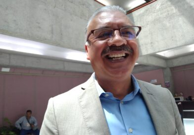 Analizan regular uso de celulares en escuelas para fines educativos