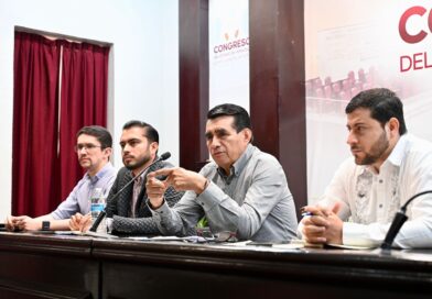 Atiende diputado Esteban Bautista a representantes sindicales