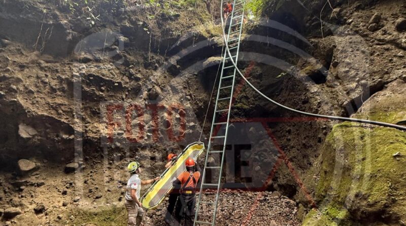 Hombre pierde la vida tras caer a barranco en Tlaltetela