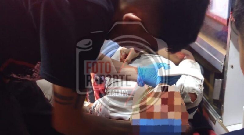 Motociclistas en estado de ebriedad chocan y salen proyectados