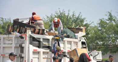 Encabeza alcaldesa de Veracruz limpieza de departamentos afectados por incendio