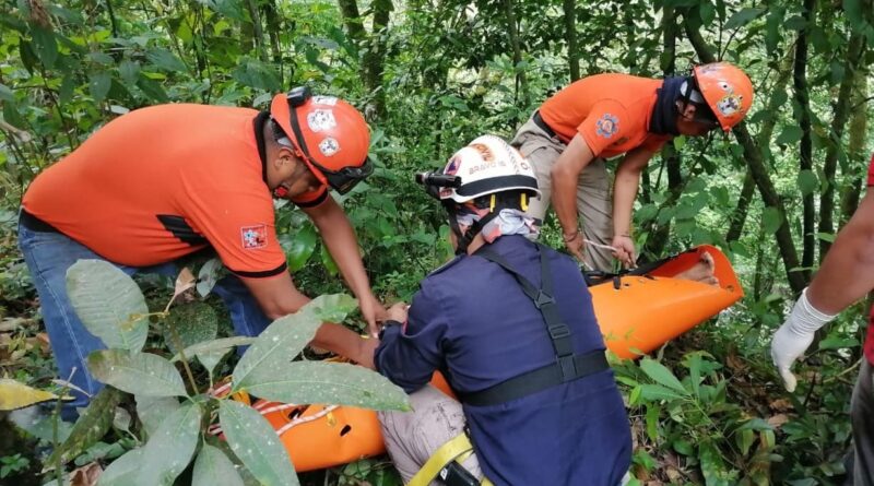 Hallan sin vida a un hombre en la barranca de Matlacobatl, en Teocelo