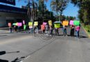 Padres de familia del plantel Carlos A. Carrillo bloquean Ávila Camacho durante protesta