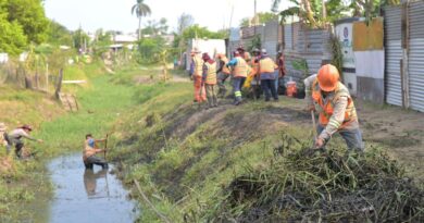 Refuerza Ayuntamiento de Veracruz limpieza de canales ante temporada de lluvias
