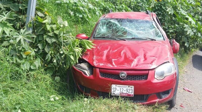Volcadura en la carretera Xalapa – Perote deja dos lesionados