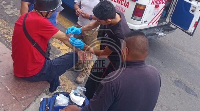 Motociclista resulta lesionado tras choque la colonia Ferrocarrilera