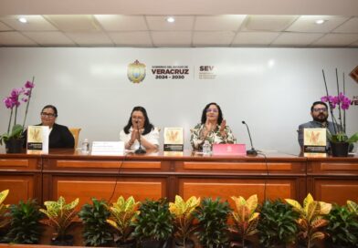 Presentan libro sobre corresponsabilidad familia-escuela para fortalecer la educación en Veracruz