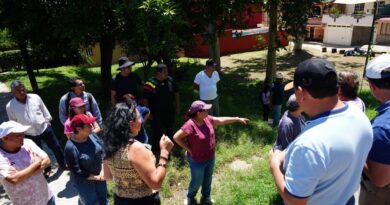 En territorio, Daniela Griego atendió demandas ciudadanas en el Infonavit Sumidero