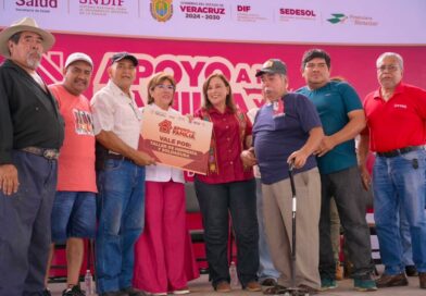 Rocío Nahle entrega 5 mil 763 apoyos y anuncia una nueva etapa de Apoyo a la Palabra para el puerto de Veracruz Rocío Nahle entrega 5 mil 763 apoyos y anuncia una nueva etapa de Apoyo a la Palabra para el puerto de Veracruz