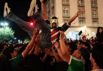 México vence a Ecuador; aficionados festejan en el centro de la ciudad