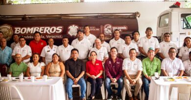 Reconoce Ayuntamiento de San Andrés Tuxtla trayectoria y entrega del Cuerpo de Bomberos