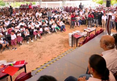 Queremos a la niñez y juventud en las aulas: Rocío Nahle durante la entrega de útiles y mobiliario a la región Olmeca