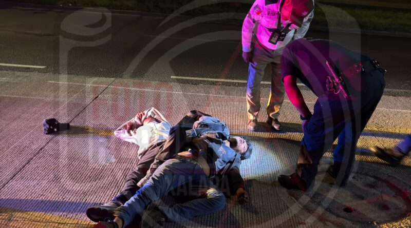 Arrancones terminan en accidente; compañeros abandonan a motociclistas al ver a policías