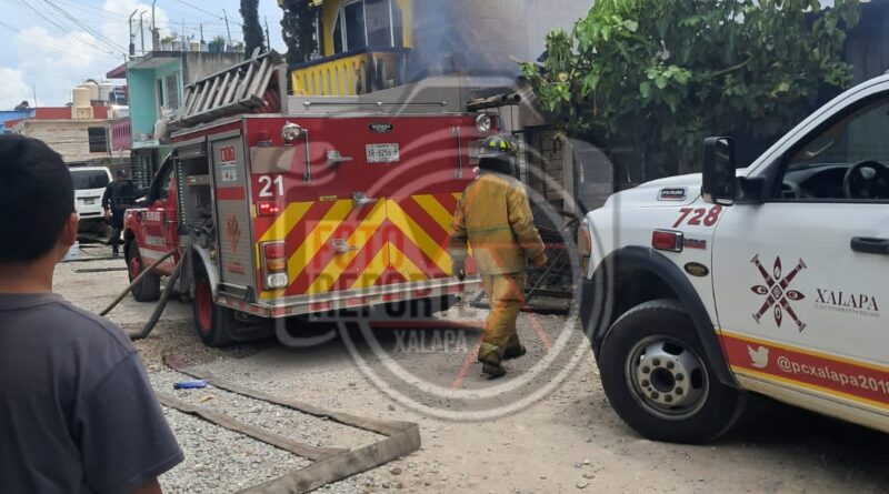 Incendio en El Tronconal deja dos personas lesionadas