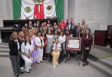 Condecora Congreso del Estado a Gloria Sánchez con la Medalla “Heberto Castillo”