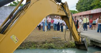 Atiende Rosa María demanda ciudadana de más de 30 años con obra en la López Mateos