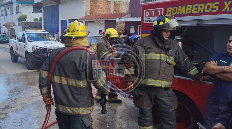 Incendio consume cabina de camión en la colonia Ucisver