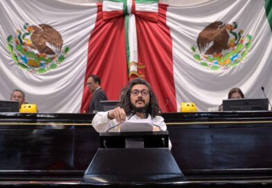 Salud sin improvisaciones: Diputado Carlos Marcelo Ruiz propone regular la podología en Veracruz