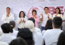 Continúa Rosa María entrega de becas universitarias a jóvenes de la ciudad de Veracruz