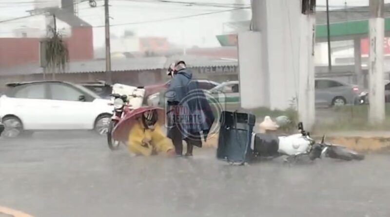 Motociclista derrapa en Independencia