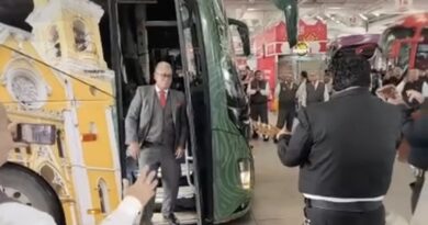 “Hoy es mi último viaje”: chofer de ADO se despide de las carreteras tras años de servicio